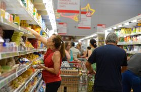 Cesta básica fica mais cara em 17 capitais brasileiras em junho