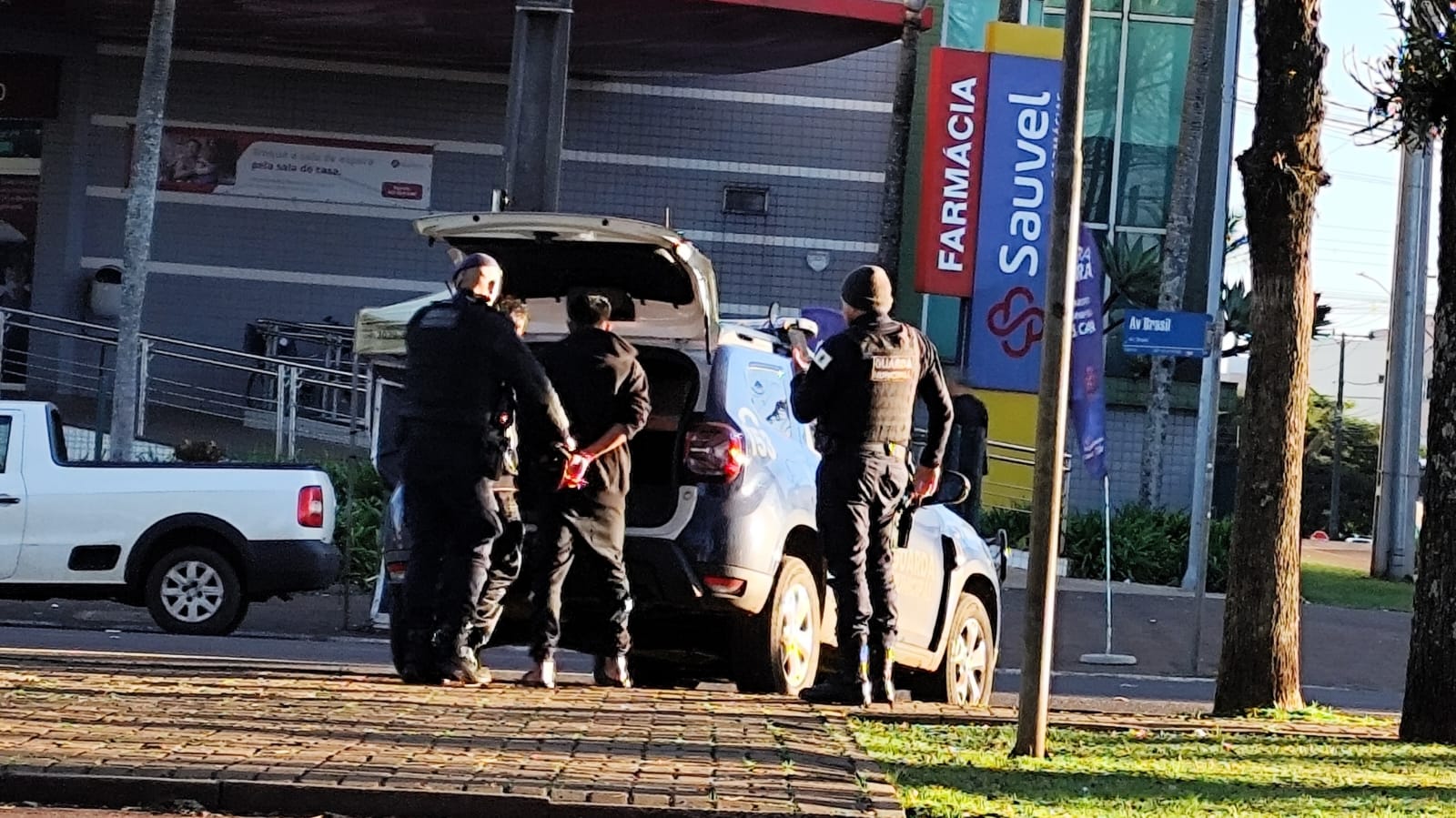 Suspeitos de agredirem homem na Avenida Brasil são presos pela GM