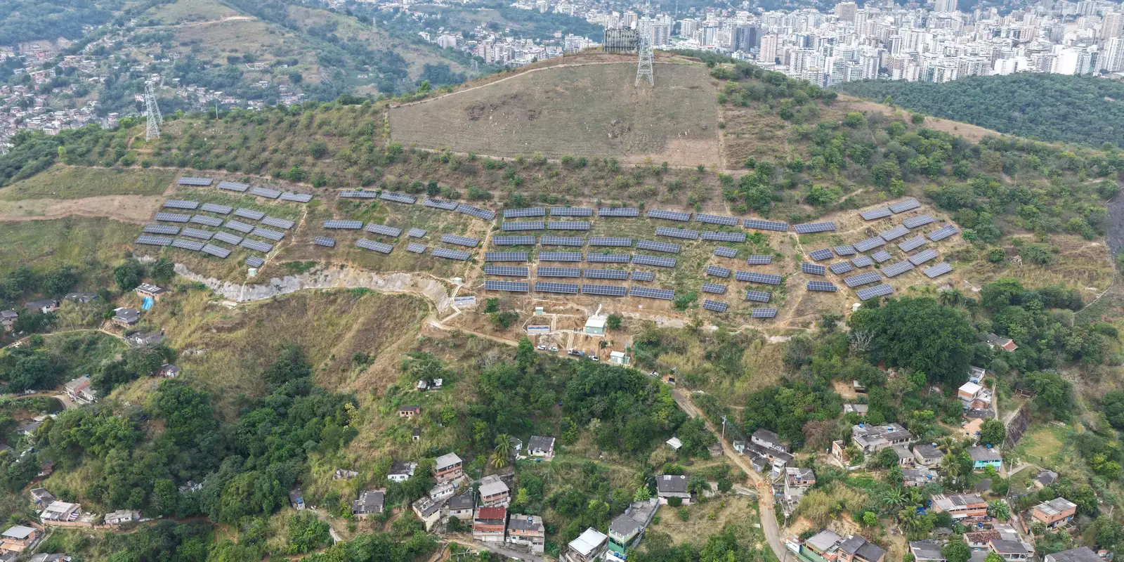 Imagem referente a Usina solar em comunidade de Niterói gera energia para 19 creches