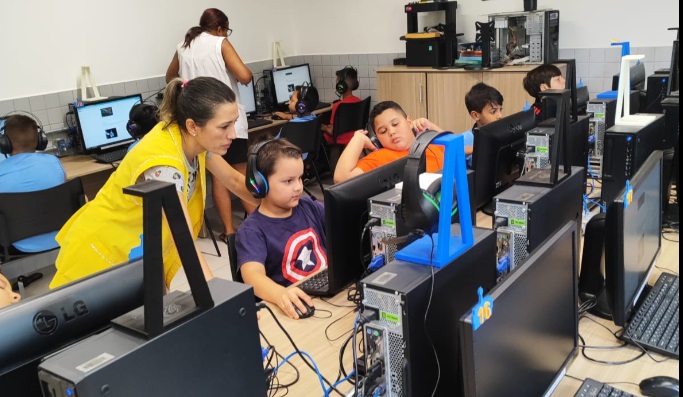 Onze alunos de escola municipal de Cascavel avançam para fase final de olimpíada nacional de ciência e tecnologia Imagem referente a Onze alunos de escola municipal de Cascavel avançam para fase final de olimpíada nacional de ciência e tecnologia