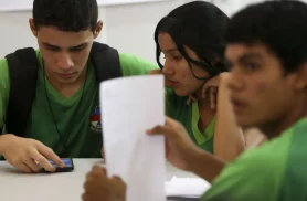 Inclusão digital no Brasil é feita pela metade, mostra pesquisa Inclusão digital no Brasil é feita pela metade, mostra pesquisa