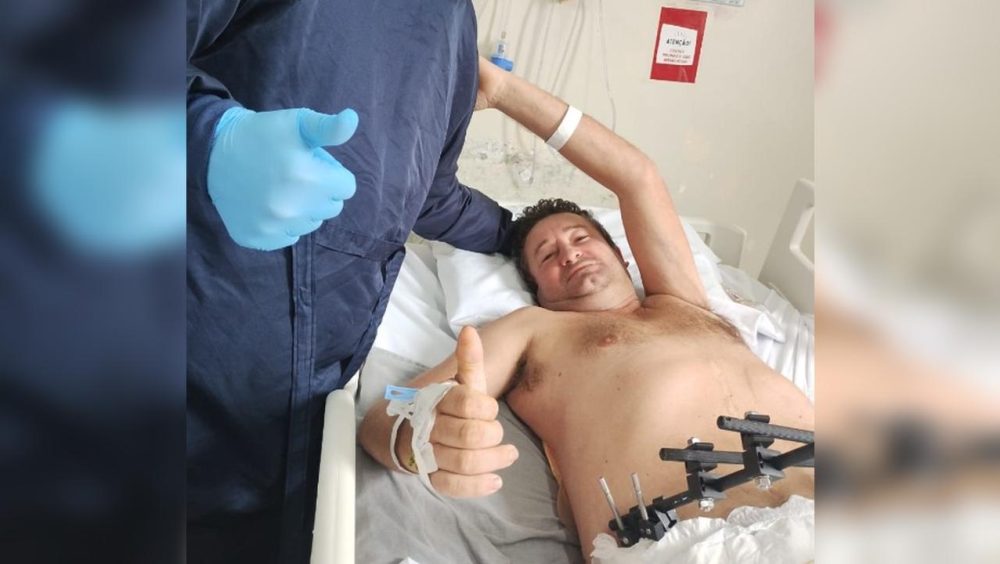 Agricultor que teve corpo esmagado por trator se recupera no Hospital Universitário Imagem referente a Agricultor que teve corpo esmagado por trator se recupera no Hospital Universitário