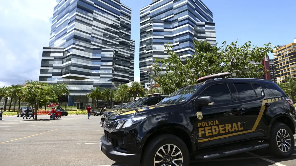 PF mira empresário suspeito de intimidar jornalistas no caso Master Imagem referente a PF mira empresário suspeito de intimidar jornalistas no caso Master