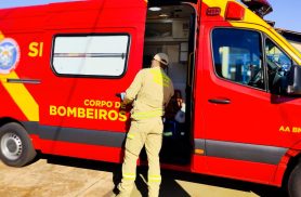Menino de 6 anos sofre corte na testa após cair em escola no Riviera
