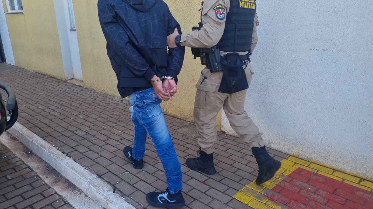 PM cumpre mandado de prisão no Terminal Leste