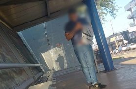 Denúncia: homem expõe órgão genital em ponto de ônibus no São Cristóvão