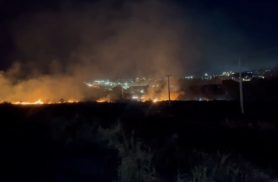 Incêndio de grandes proporções atinge vegetação às margens da BR-369 em Cascavel