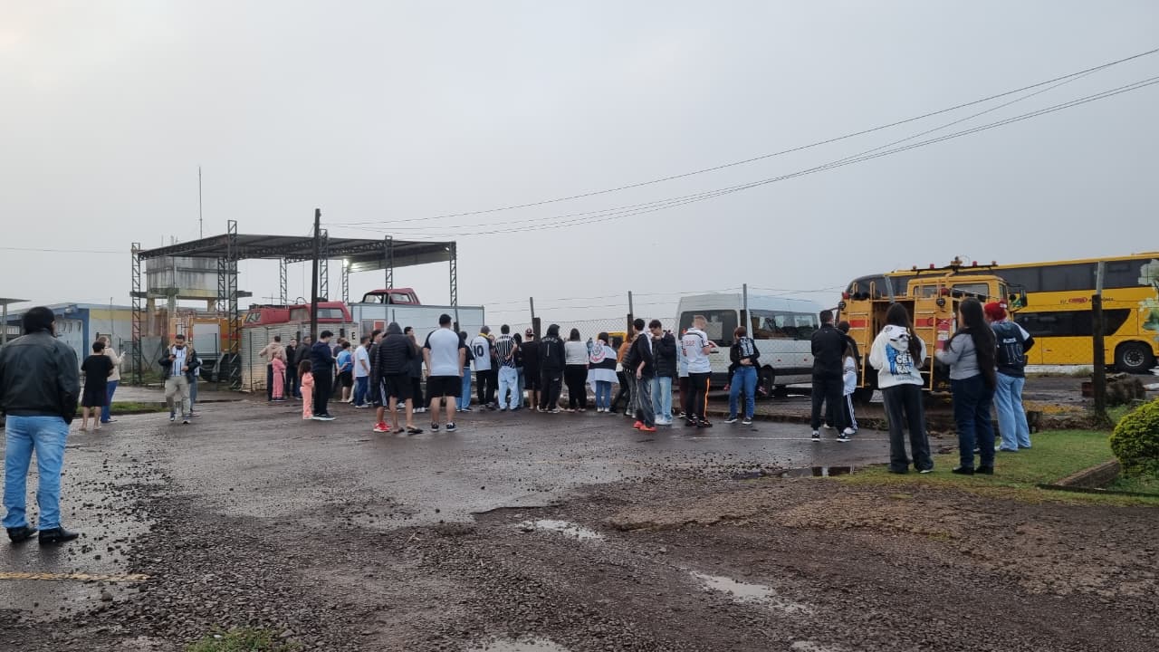 Corinthians desembarca em Cascavel para amistoso contra o FC Cascavel neste domingo