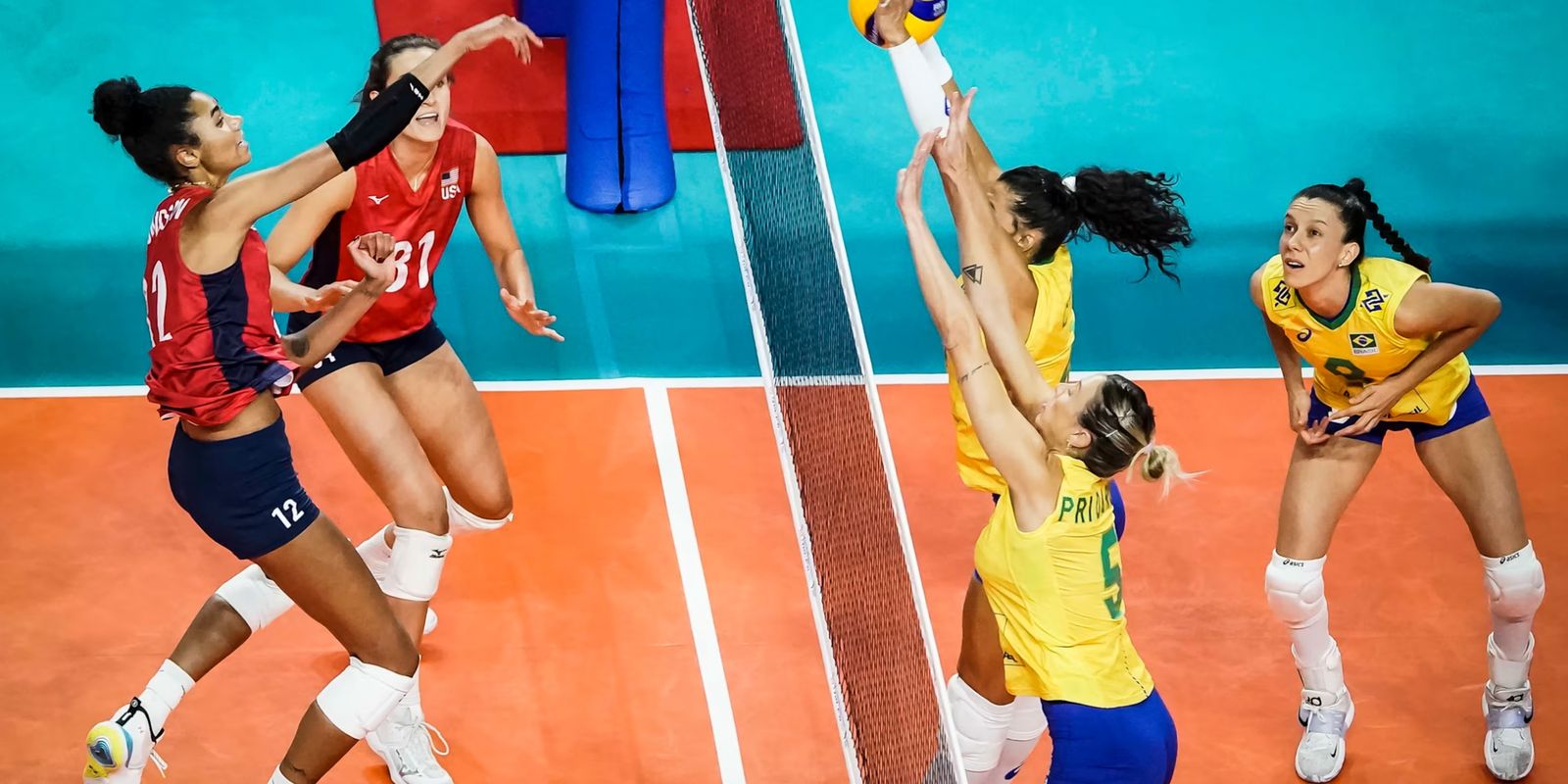 Brasil perde para os Estados Unidos por 3 a 0 no vôlei feminino Imagem referente a Brasil perde para os Estados Unidos por 3 a 0 no vôlei feminino
