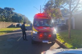 Motociclista fica ferido após bater em caçamba de entulhos no Bairro Pioneiros Catarinenses