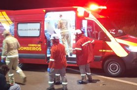 Colisão entre carro e moto mobiliza SIATE na Avenida Piquiri