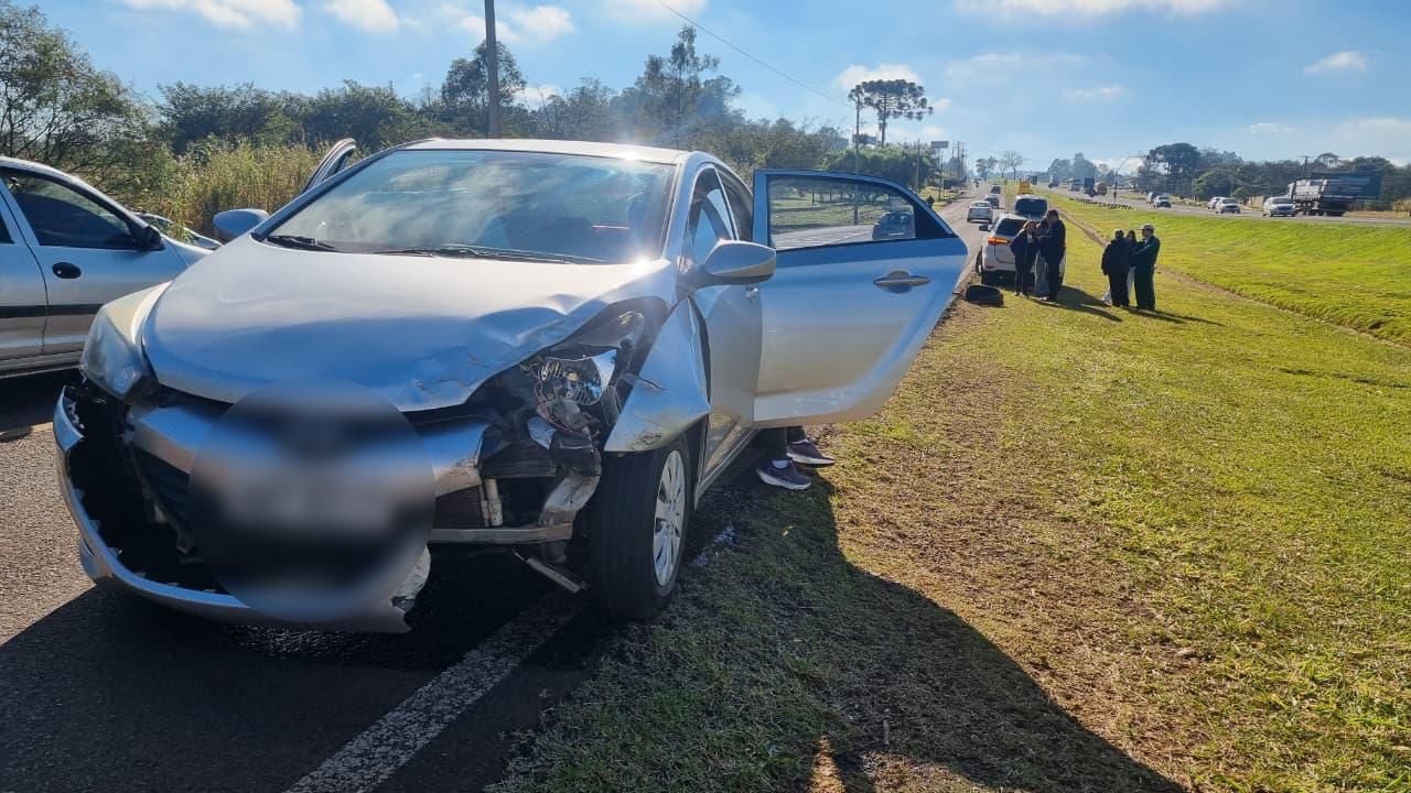 Acidente de trânsito é registrado na marginal da BR-277, em Cascavel