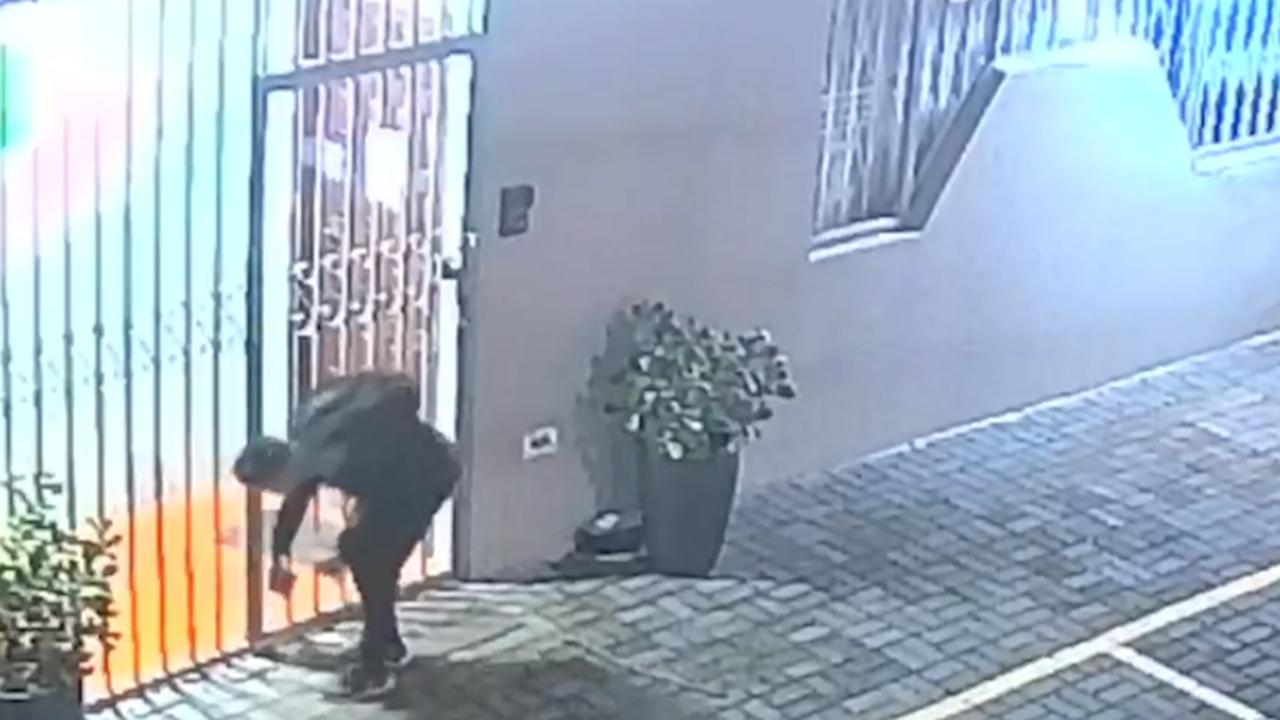 Pacote deixado em local de fácil acesso é furtado em Cascavel: Caso serve de alerta aos entregadores