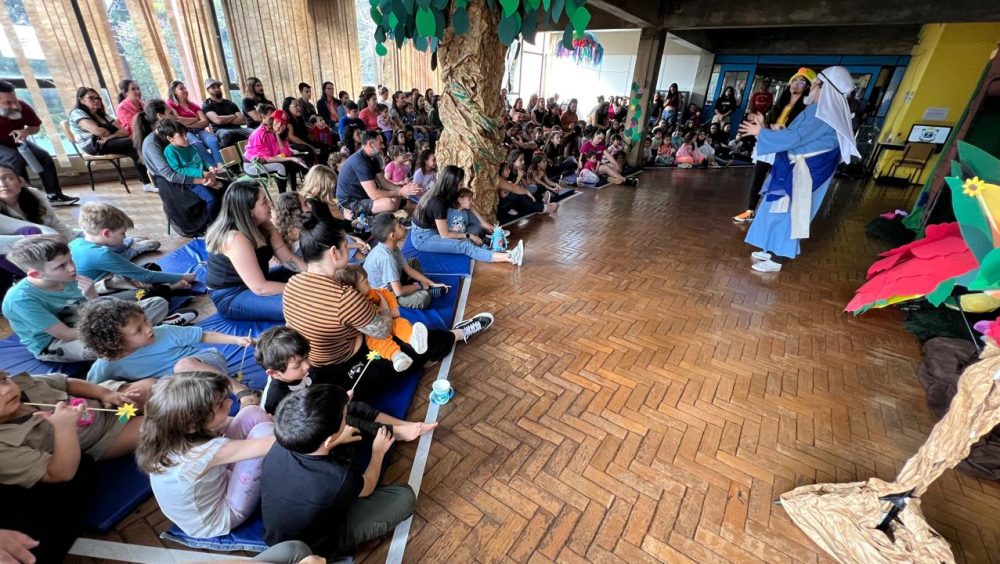 Férias com leitura: atividades gratuitas começam nesta terça (14) com livros e teatro Imagem referente a Férias com leitura: atividades gratuitas começam nesta terça (14) com livros e teatro