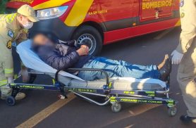 Motociclista bate contra porta aberta e fica ferido no Cancelli Motociclista bate contra porta aberta e fica ferido no Cancelli