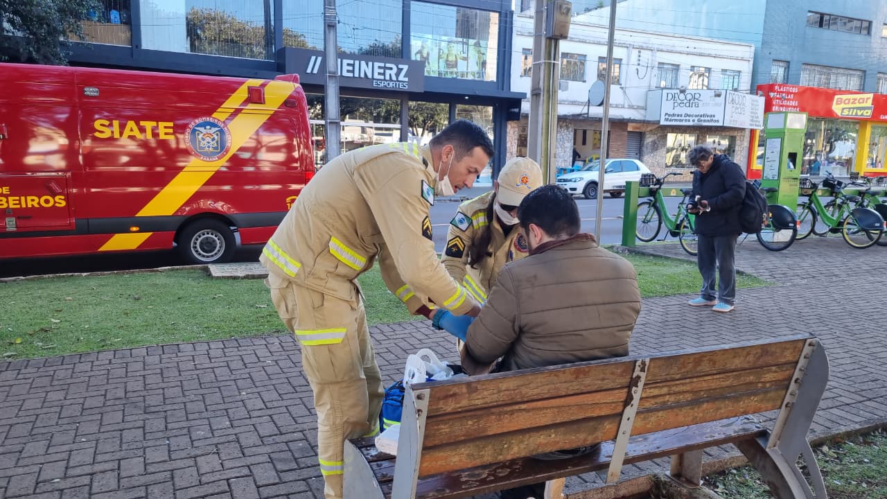 Homem fica ferido após queda de patinete elétrico na Avenida Brasil, em Cascavel