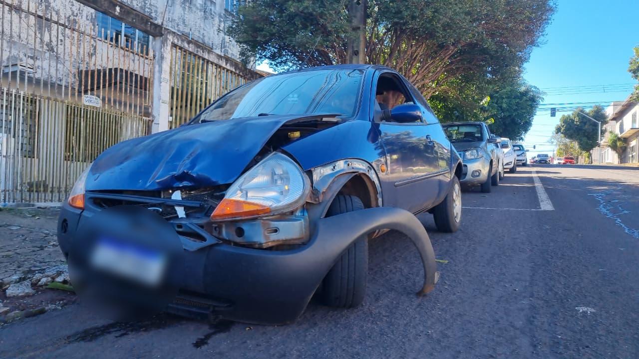 Um atrás do outro: manhã começa com duas colisões no mesmo cruzamento em Cascavel