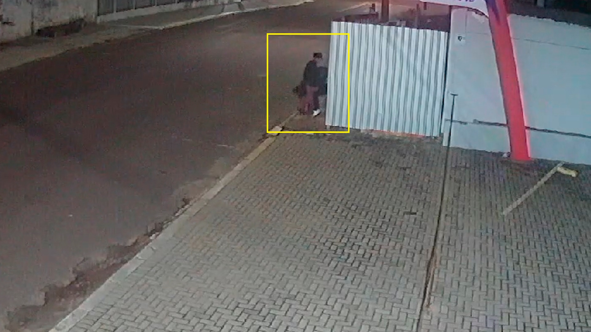 Ladrões furtam fiação elétrica de prédio em construção no Centro de Cascavel