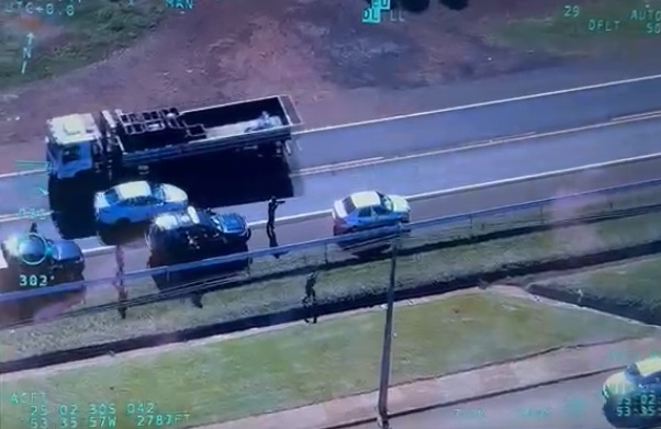 Veículo carregado com mercadorias irregulares é apreendido na BR-277, em Santa Tereza do Oeste