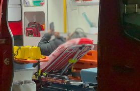 Mulher fica ferida em acidente entre moto e carro no Parque Verde