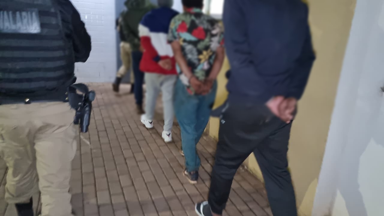 Cinco detidos por tráfico de drogas no Bairro Periolo