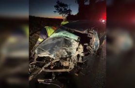 Homem morre após grave acidente entre carro e caminhão na PR-182