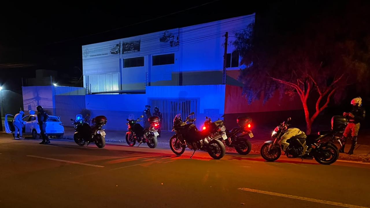 Operação de trânsito registra mais de 100 abordagens e recolhe cinco veículos em Cascavel