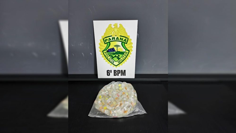 PM apreende medicamentos escondidos em embalagens de creme de cabelo na rodoviária Imagem referente a PM apreende medicamentos escondidos em embalagens de creme de cabelo na rodoviária