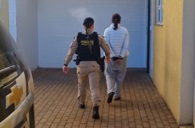 Paulista é presa após furtar pudim em supermercado de Cascavel