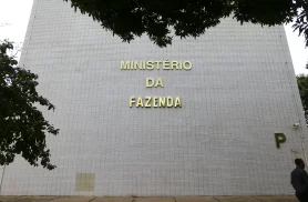 Projeção oficial de inflação sobe para 5,1%, com estouro da meta