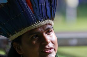 Câmara aprova uso de indumentárias tradicionais em fotos de documentos