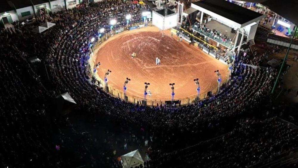 Expo Rondon 2026 terá rodeio com vaga para Barretos e premiação superior a R$ 30 mil Imagem referente a Expo Rondon 2026 terá rodeio com vaga para Barretos e premiação superior a R$ 30 mil