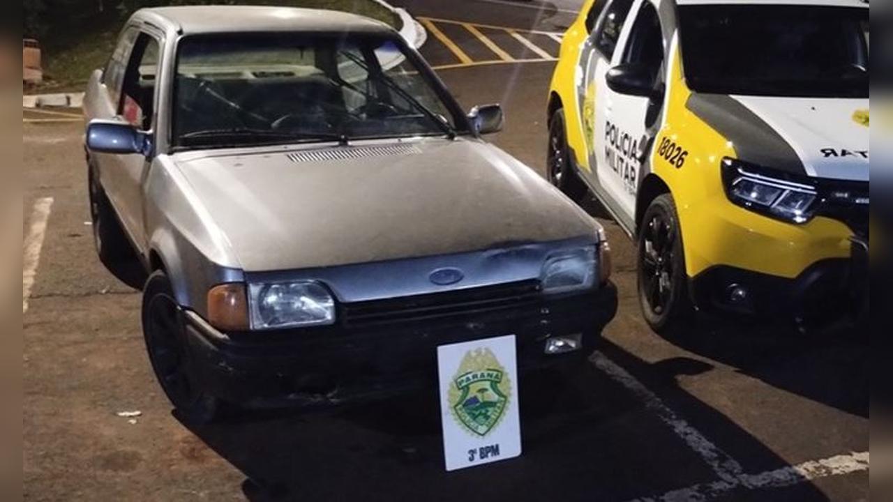 Imagem referente a PM apreende carro com placa dianteira ausente e diversas irregularidades em Pato Branco