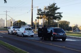 Engavetamento com três carros é registrado na Avenida Barão do Rio Branco Engavetamento com três carros é registrado na Avenida Barão do Rio Branco