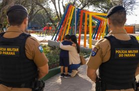 Susto termina em alívio: Filho se perde da mãe no Centro de Cascavel e PM ajuda no reencontro