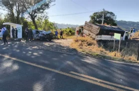 Grave acidente na PR-281 deixa carro destruído entre Salto do Lontra e Nova Esperança