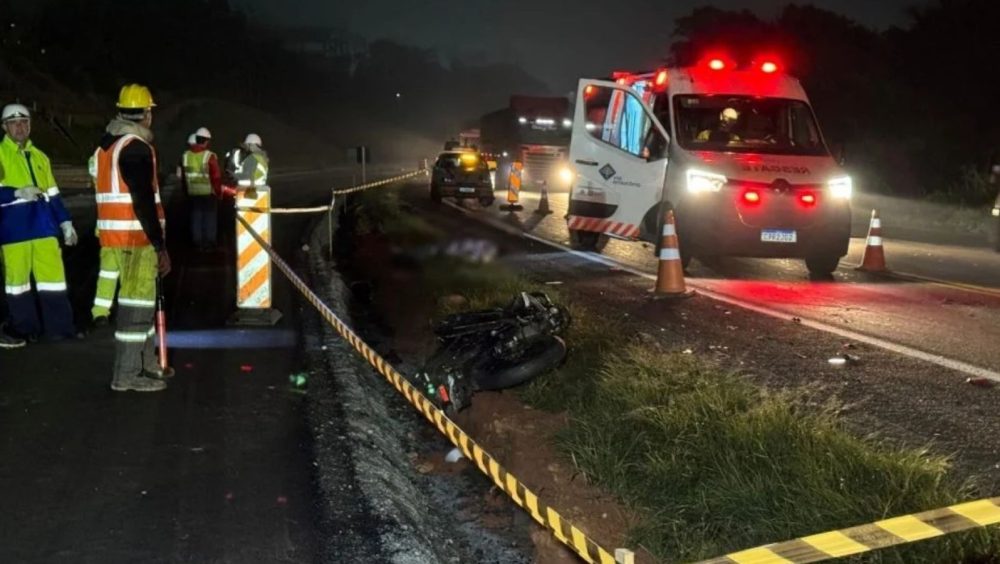 Motociclista morre em grave acidente com carreta na PR-418 Imagem referente a Motociclista morre em grave acidente com carreta na PR-418