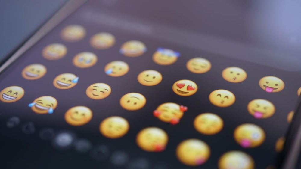 Antes eram palavras, hoje basta um 😂: mundo celebra o Dia do Emoji Imagem referente a Antes eram palavras, hoje basta um 😂: mundo celebra o Dia do Emoji