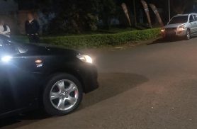 Colisão entre carro e caminhonete mobiliza Transitar no bairro Canadá