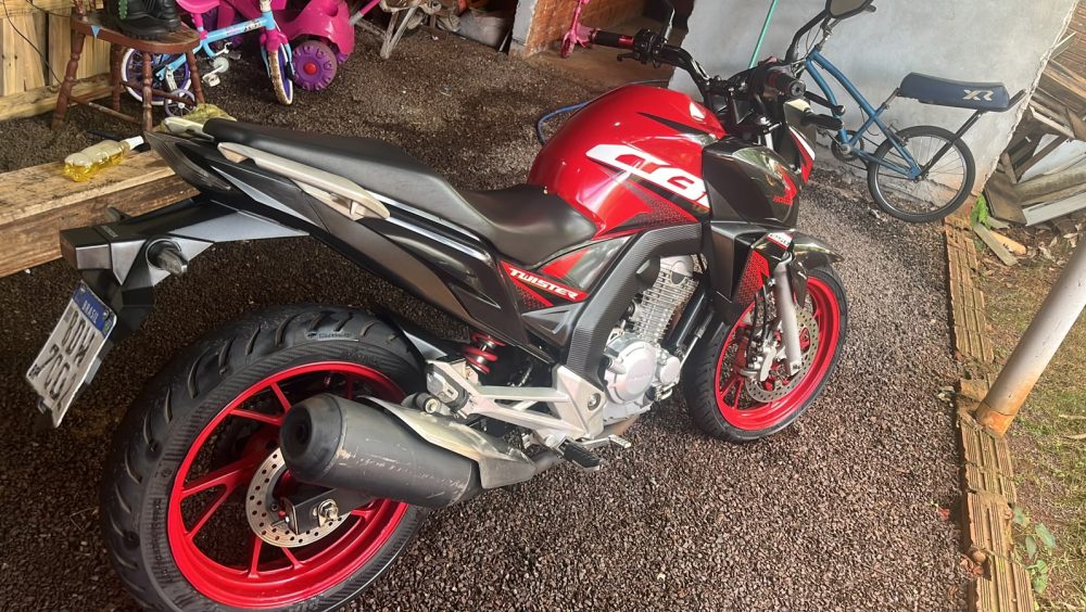 Furto de motocicleta em Toledo: CB 250F Twister vermelha é levada do Hospital Regional Imagem referente a Furto de motocicleta em Toledo: CB 250F Twister vermelha é levada do Hospital Regional