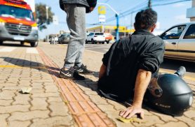 Pai e filho se envolvem em acidente de trânsito na Avenida Carlos Gomes