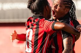 Vitória manda Botafogo para lanterna na volta do Brasileiro Feminino