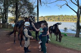 Polícia Militar reforça policiamento com Cavalaria no Lago Municipal Polícia Militar reforça policiamento com Cavalaria no Lago Municipal