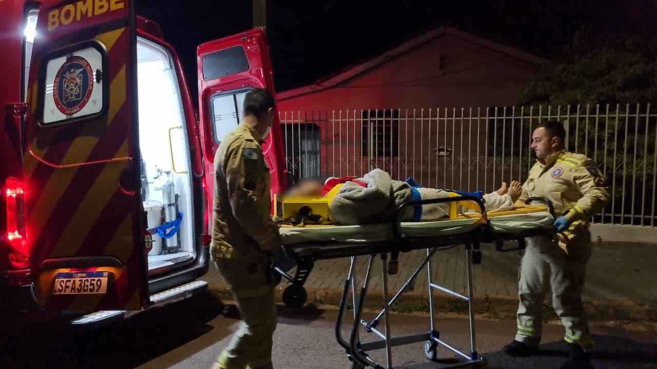 Mulher fica ferida após cair dentro de casa no Bairro Guarujá