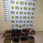 Operação apreende quase 150 garrafas de bebidas irregulares em restaurante de Pato Branco Imagem relativa a Operação apreende quase 150 garrafas de bebidas irregulares em restaurante de Pato Branco