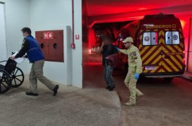 Jovem é agredido durante confraternização e sofre fratura no nariz em Cascavel Jovem é agredido durante confraternização e sofre fratura no nariz em Cascavel