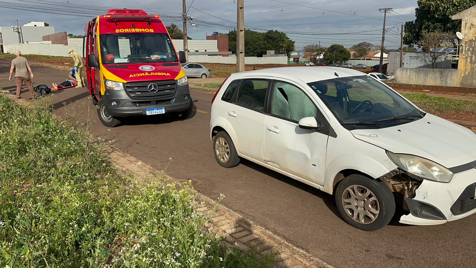 Ciclista tem lesão grave na cabeça após colisão com carro no Alto Alegre