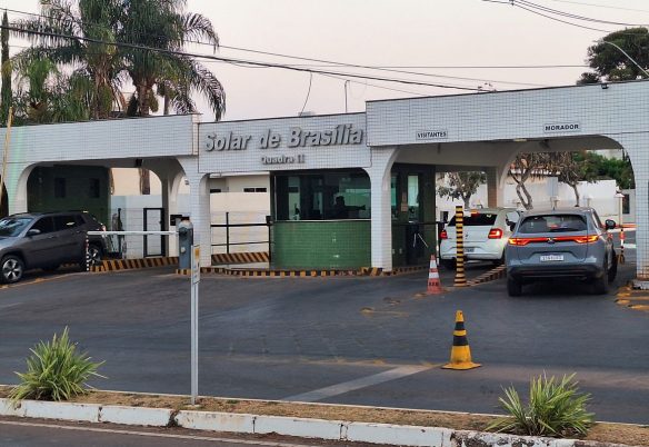 Moraes nega pedido para Javier Milei visitar Bolsonaro em casa Moraes nega pedido para Javier Milei visitar Bolsonaro em casa