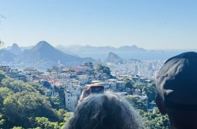 Trilha na Rocinha mostra Mata Atlântica e recuperação florestal no Rio