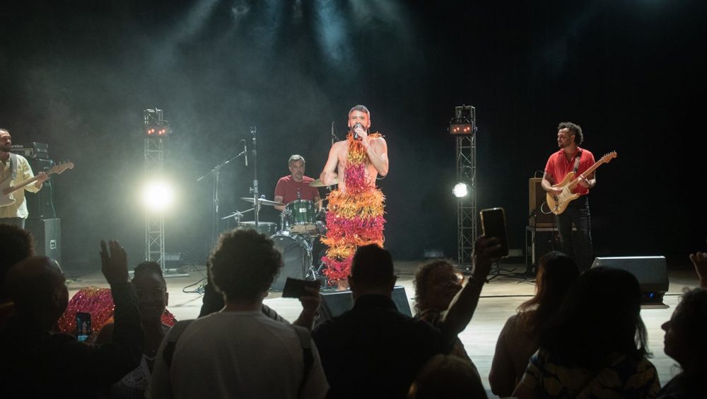 TV Brasil: Cena Musical apresenta show do cantor pernambucano Almério Imagem referente a TV Brasil: Cena Musical apresenta show do cantor pernambucano Almério